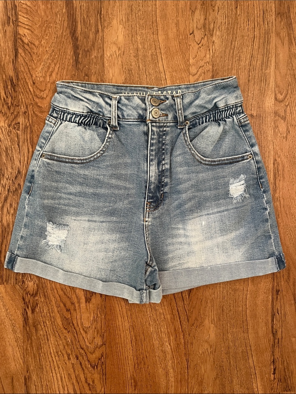 Vanilla Star Mom Shorts